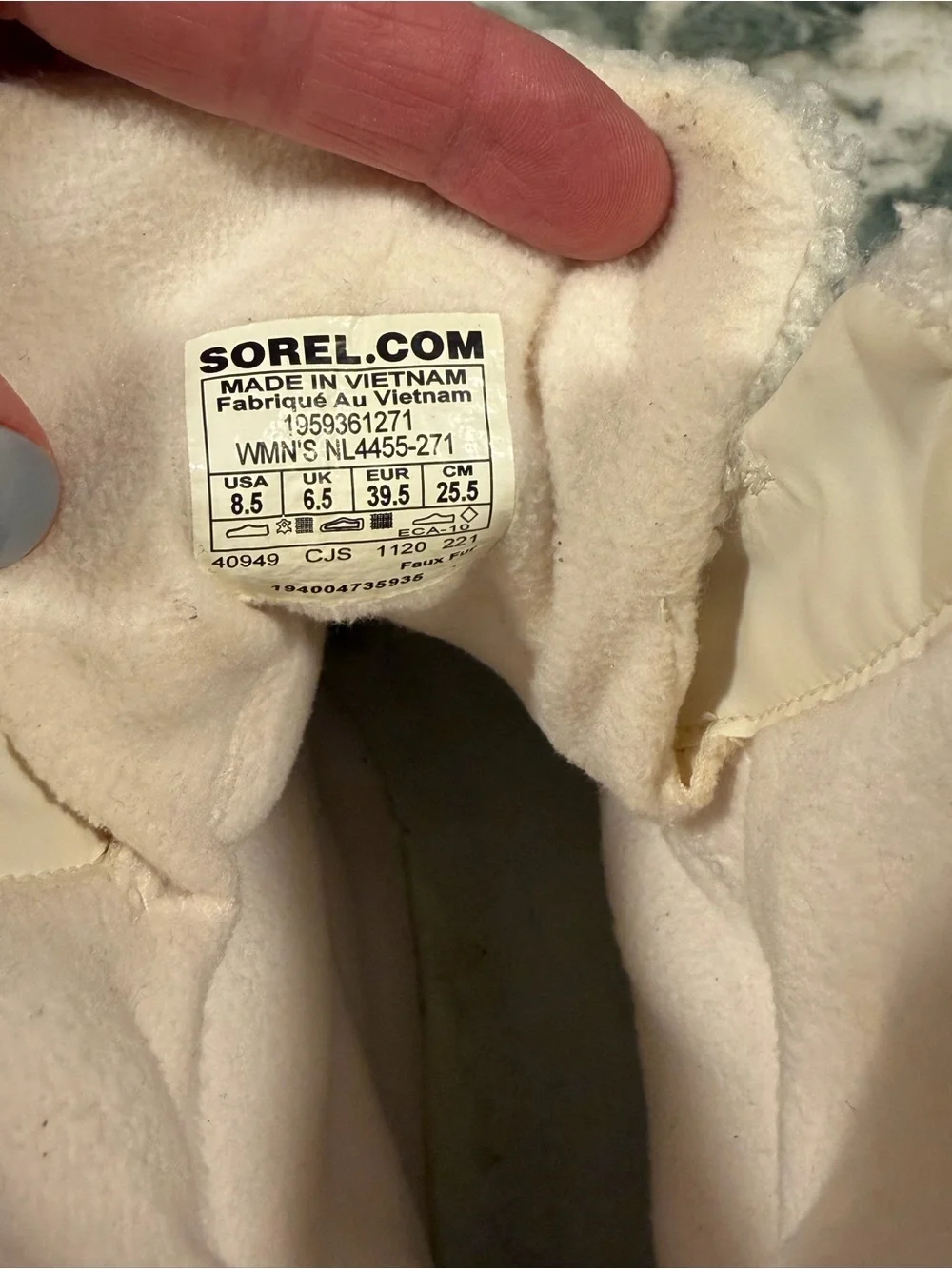 SOREL Sherpa Joan boots like new worn twice